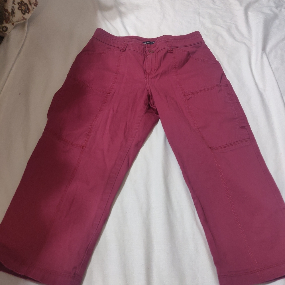Lee red capri pants